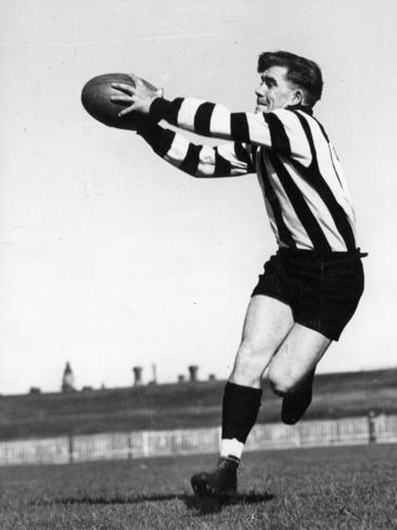 Lou Richards’ efforts on the field were lauded by Pies fans, young and old.