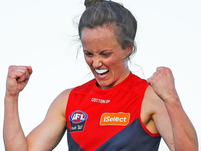 MELBOURNE, AUSTRALIA - FEBRUARY 03:  Daisy Pearce of the Demons celebrates on the final siren after winning the round one AFLW match between the Melbourne Demons and the Greater Western Sydney Giants at Casey Fields on February 3, 2018 in Melbourne, Australia.  (Photo by Scott Barbour/Getty Images)