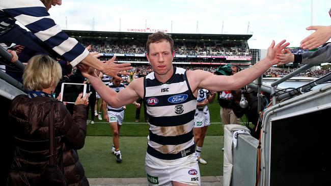 Steve Johnson leaves Simonds Stadium for the last time as a Cat after Round 23 of 2015. Picture: Colleen Petch.