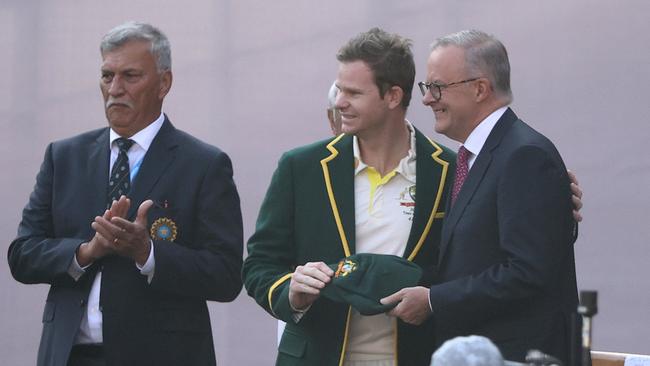 Mr Albanese greeted Australian captain Steve Smith ahead of the match. Picture: Robert Cianflone/Getty Images)