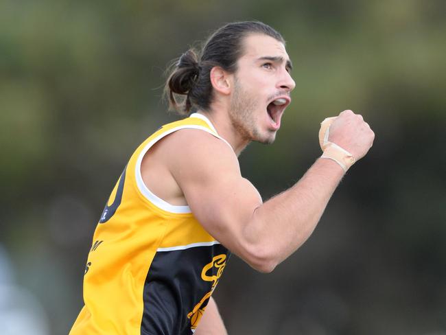 MPNFL Division 1 footy: Frankston YCW v Edithvale-Aspendale at Jubilee Park. YCW #25 Luke Paynter slots a goal. Picture: AAP/ Chris Eastman