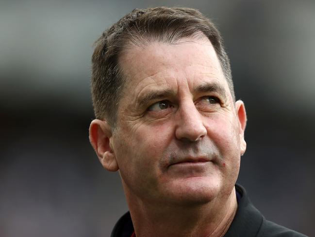 Coach makes bombshell call on Carlton gig