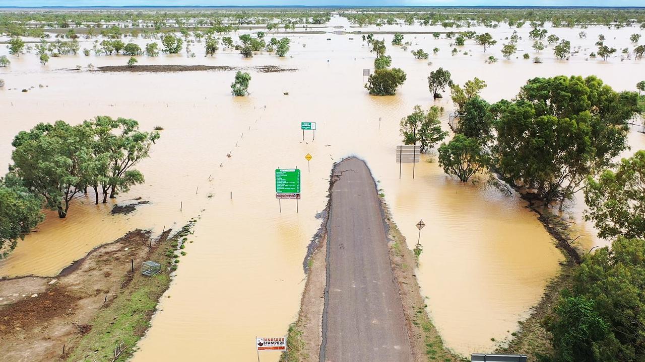 North QLD flood warning Lifethreatening flooding expected to hit