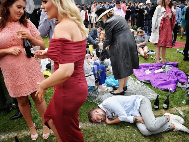 Melbourne Cup 2017 Drunken Antics Begin At Flemington Photos The Courier Mail 