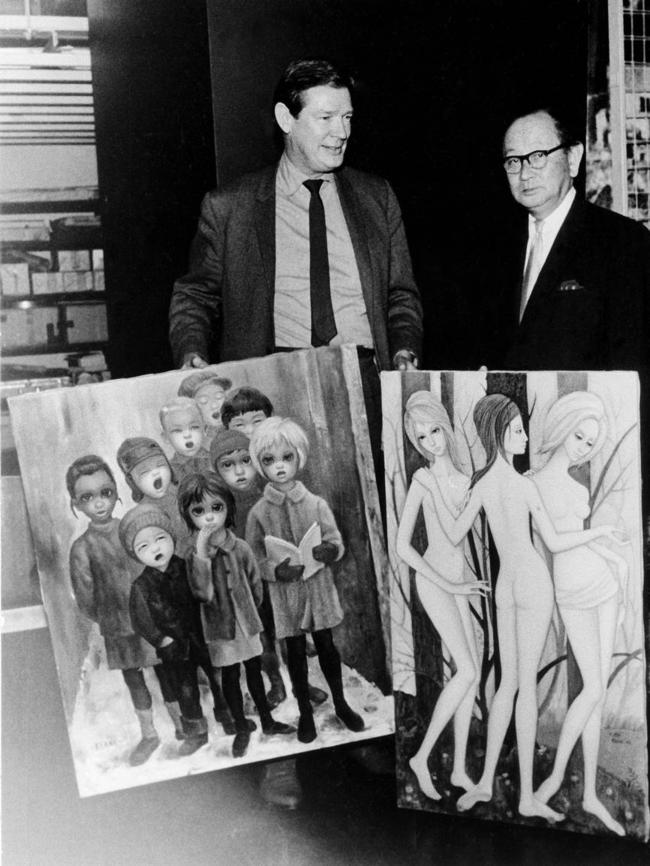 A 1964 image of Walter Keane (left) with Soichi Tominga, head of the National Japanese Gallery.