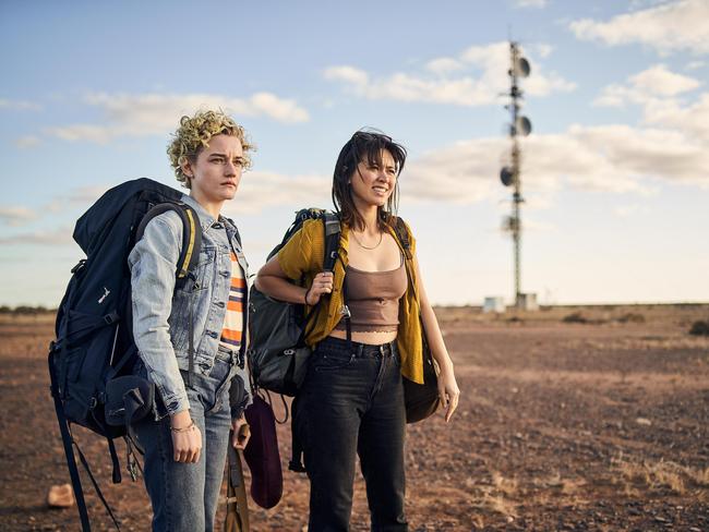 Hanna (Julia Garner) and Liv (Jessica Henwick) in The Royal Hotel