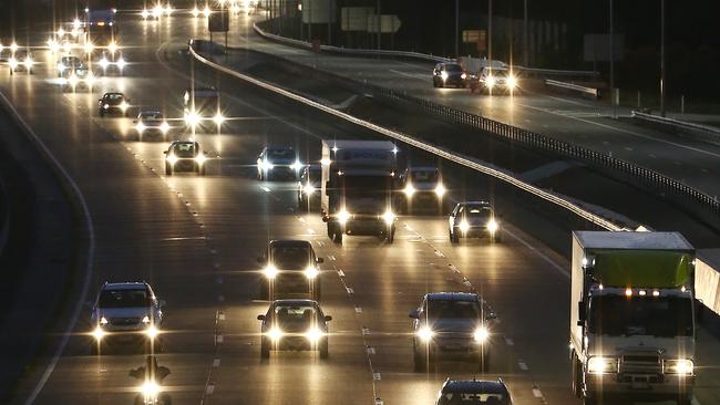 The M1 at Upper Coomera by 4.30am — this the start of the daily grind for tradies head off to work in Brisbane. Picture Glenn Hampson