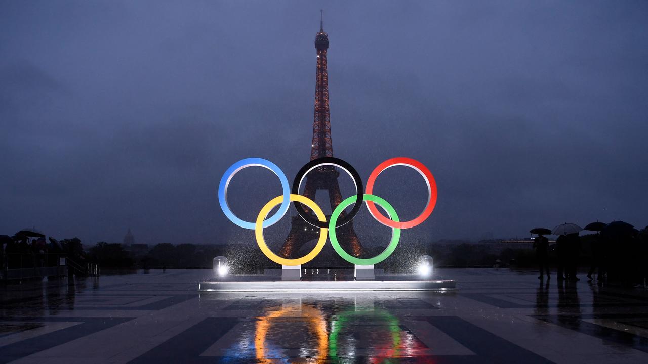 The Olympics Rings on the Trocadero Esplanade near the Eiffel Tower. Photo by CHRISTOPHE SIMON / AFP.