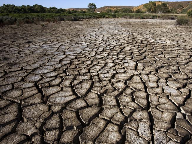 Getty images - cracked earth in the Flinders Ranges