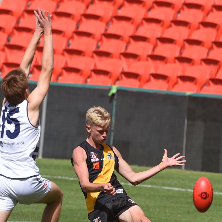 Junior under 16 Boys AFL Final between Broadbeach and Labrador. Broadbeach's Nick Tysonand Labrador's Luke Coombes. (Photo/Steve Holland)