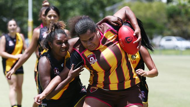 Tigers' Moesha Dotoi and Hawks’ Nancy Matthew. PICTURE: BRENDAN RADKE