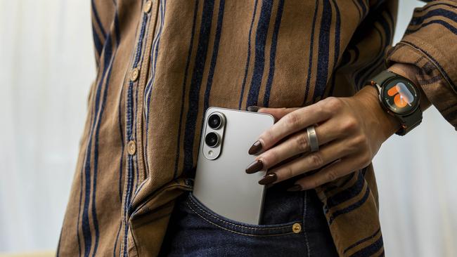 The S25 Edge won't leave a wear mark in the hip-pocket of your designer jeans.