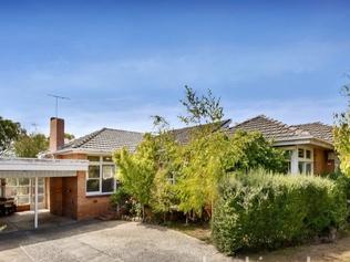 The former Hampton home of Australian actor Eric Bana failed to sell ...