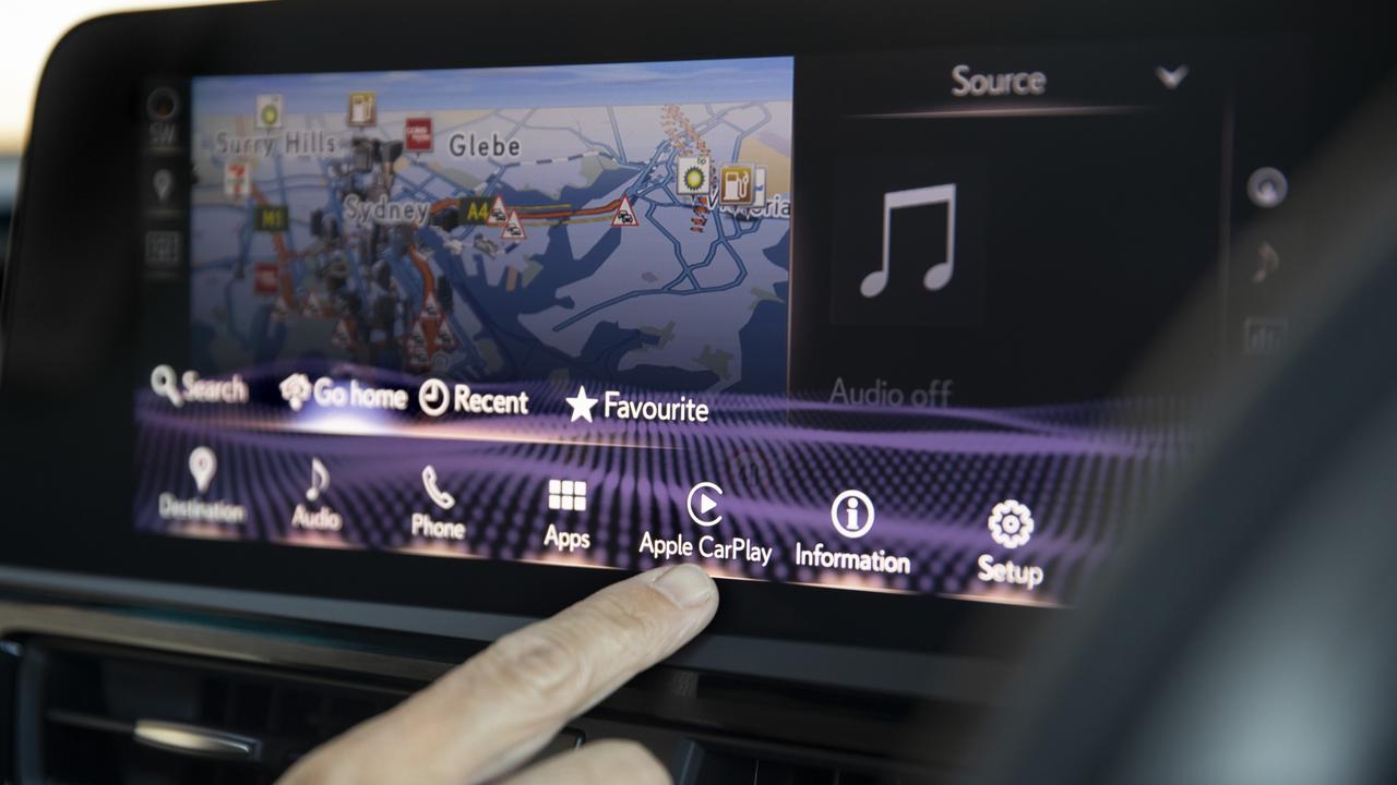 The Lexus ES 300h has touchscreen functionality for its infotainment.