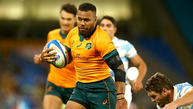 GOLD COAST, AUSTRALIA - OCTOBER 02: Samu Kerevi of the Wallabies runs in for a try during The Rugby Championship match between the Argentina Pumas and the Australian Wallabies at Cbus Super Stadium on October 02, 2021 in Gold Coast, Australia. (Photo by Jono Searle/Getty Images)