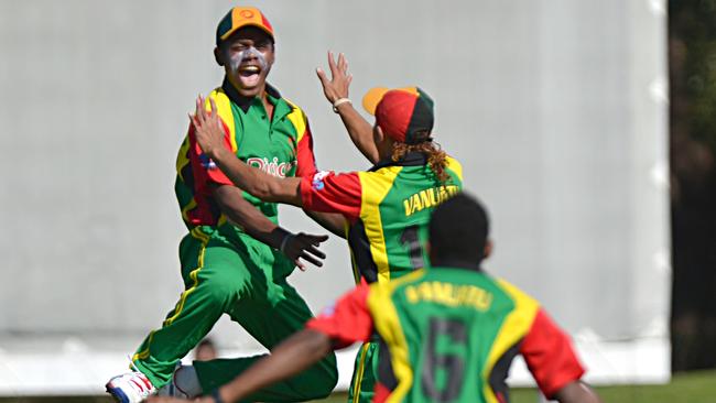 Clement Tommy (left) playing for Vanuatu. He will line-up with Ormond in the VSDCA this season. Photo: Warren Lynam / Sunshine Coast Daily