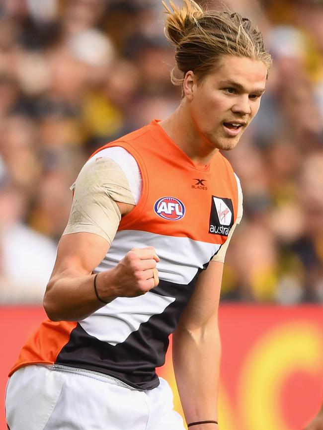 Harrison Himmelberg kicked the Giants first two goals.