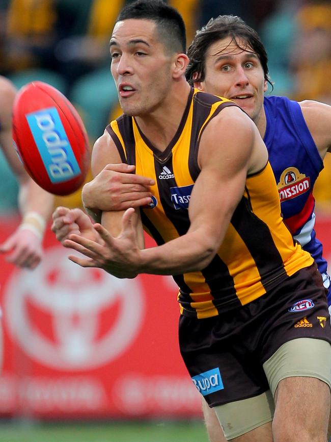 Shane Savage played 56 games for Hawthorn and read the ball well against his old side.