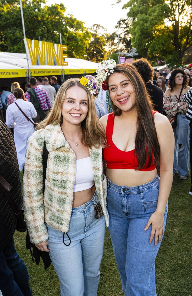 Phebe Mills (left) and Jaye Purea at the Toowoomba Carnival of Flowers Festival of Food and Wine, Saturday, September 14, 2024. Picture: Kevin Farmer