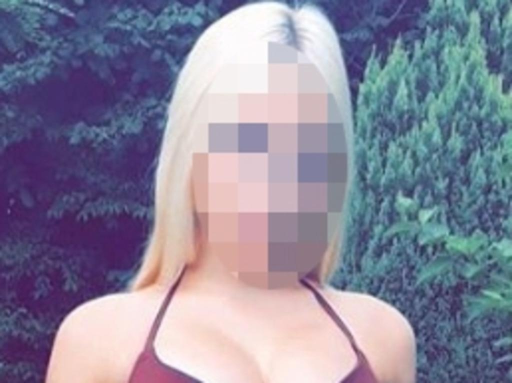 Instagram sexy selfies: girl gets Amazon gift card for photos | The Courier Mail