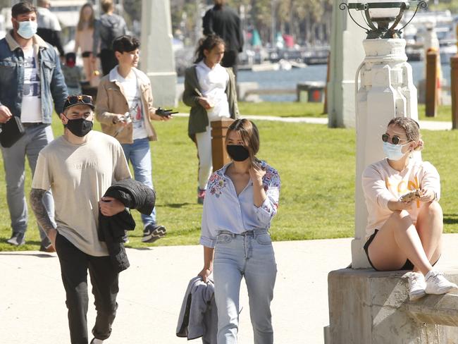 Crowds enjoying the Sunday sunshine on Geelong waterfront. Picture: Alan Barber