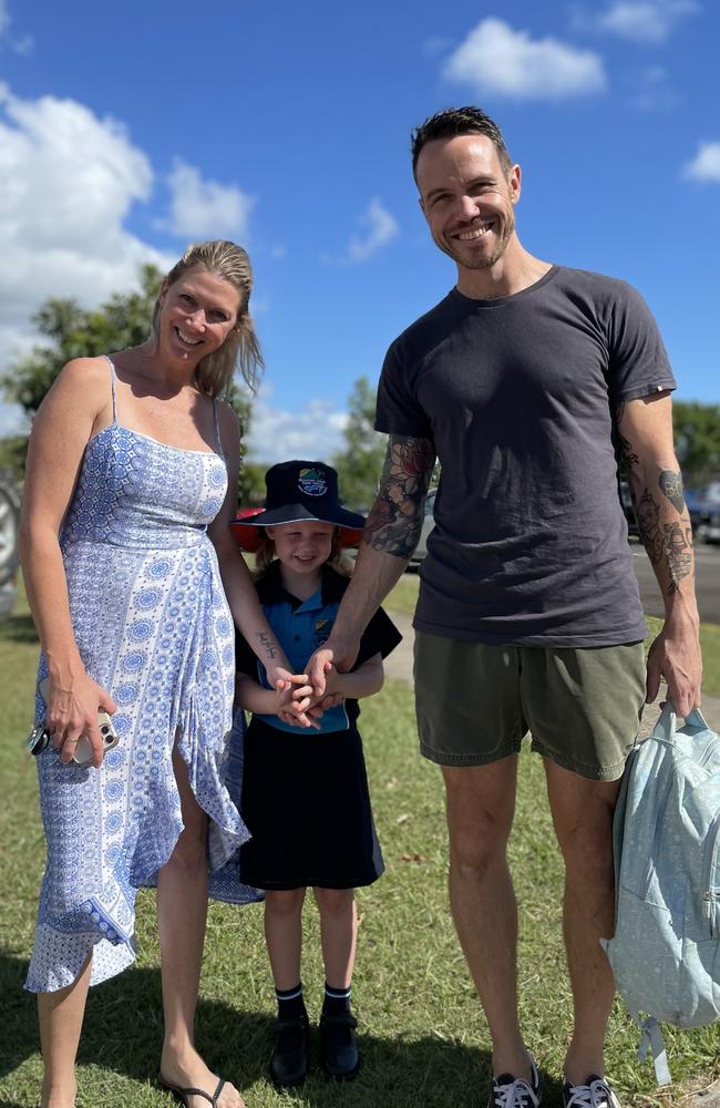 Mountain Creek State School student Ivy Ramage with her parents. Photo: Asa Andersen.