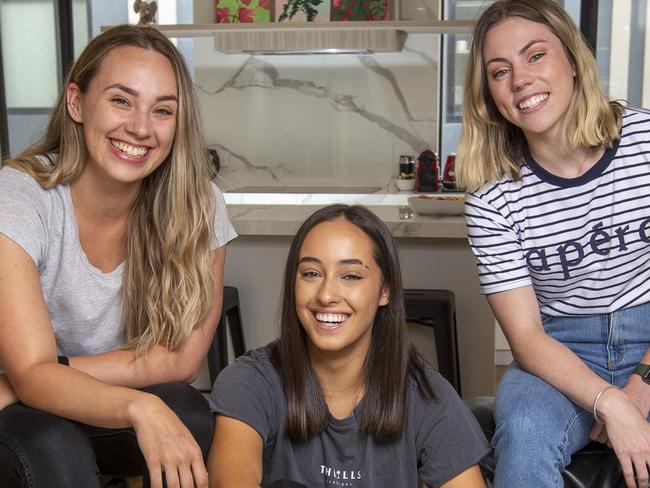 Victorian rental reforms case study. Renters Alice Mika, Olivia Feutrill and Samara Delmenico. Picture by Wayne Taylor 4th February 2021