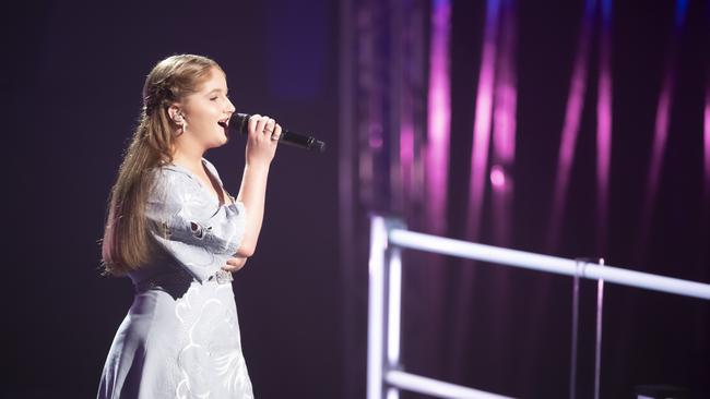 Roma's Maddy Thomas battled it out with teammate Claudia Harrison on The Voice. The episode aired Monday, June 22.