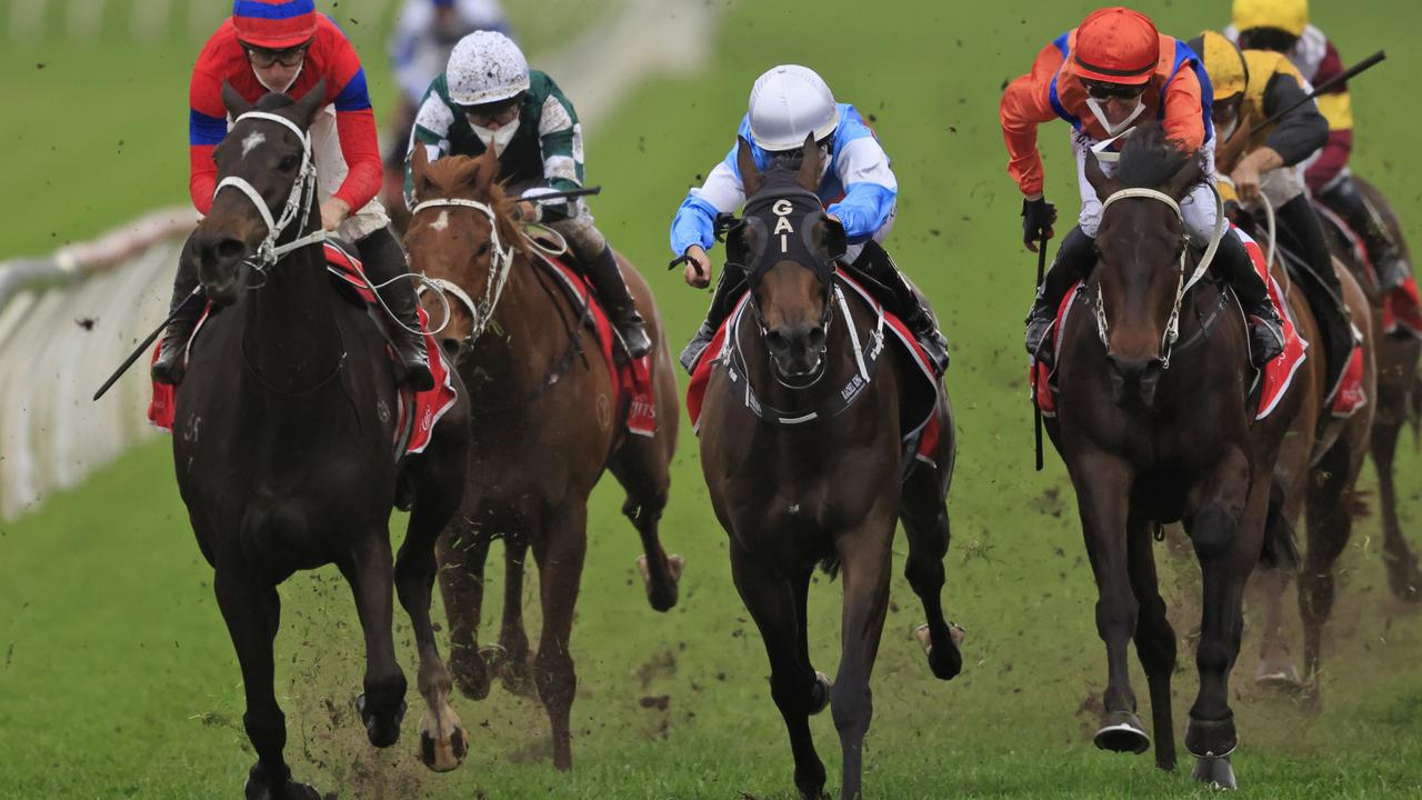 Verry Elleegant (red) takes out the George Main Stakes at Randwick on September 18. Photo: Mark Evans/Getty Images.