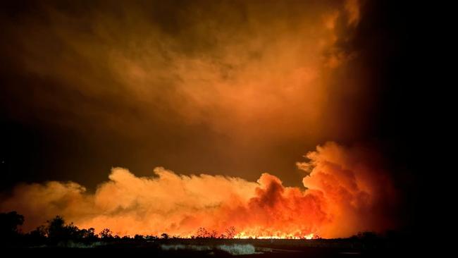 Bushfires NT confirmed that three blazes, at Wycliffe Well, McLaren Creek, and Nguyarramini had merged into the McLaren Creek complex fire on Saturday, October 5. The bush fire was burning near the Karlu Karlu, Devils Marbles Conservation Reserve, 105km south of Tennant Creek.