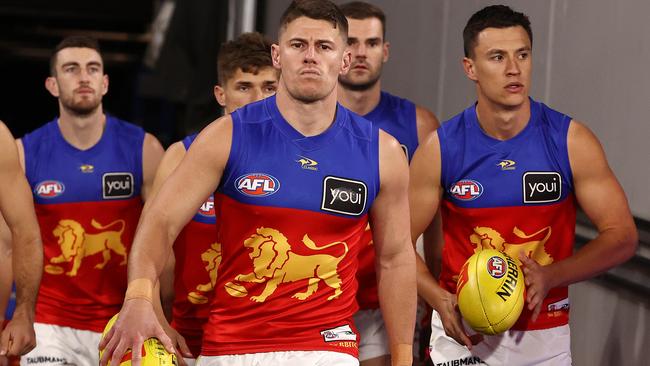 MELBOURNE . 09/09/2022. AFL. 2nd Semi Final. Melbourne vs Brisbane Lions at the MCG.   Dayne Zorko of the Lions leads Brisbane onto the MCG   . Picture by Michael Klein