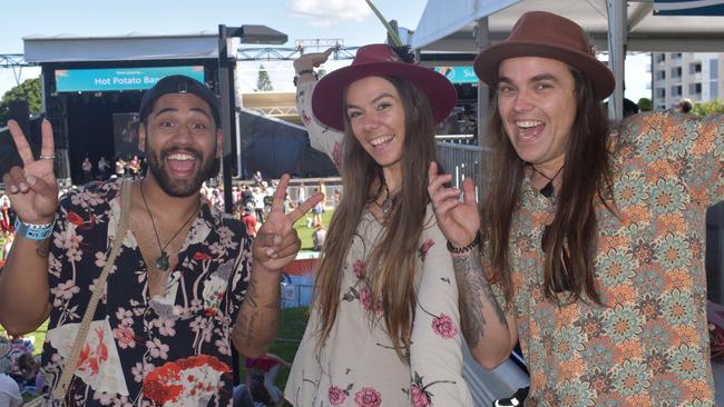 Jesse Tree, Jacinta Simins from JC and the Tree and photographer Nathan Hughs at the 2022 Caloundra Music Festival. Photo: Elizabeth Neil