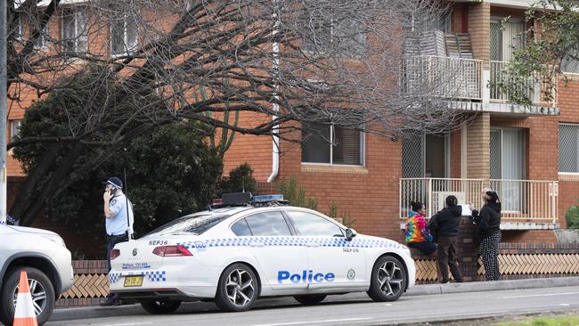 Police remain at the scene in Sydney’s western suburbs. Picture:NewsWire/ Monique Harmer