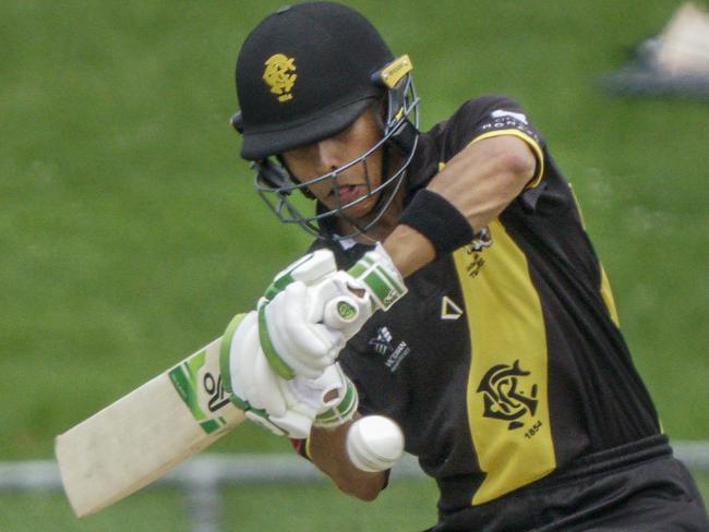 Premier Cricket 2022-23: Fitzroy Doncaster v Richmond at Schramms Reserve, Doncaster. Yash Pednekar batting for Richmond. Picture: Valeriu Campan