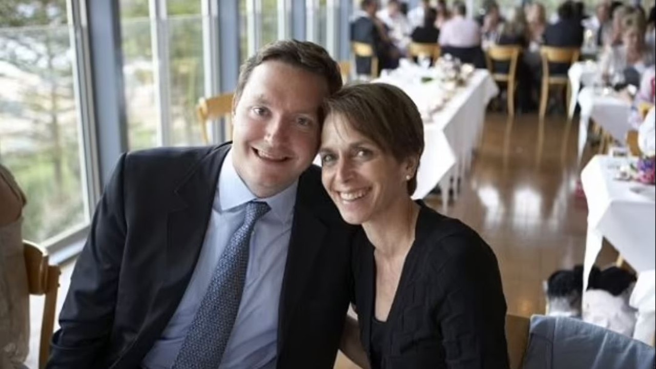 Virgin Australia CEO Jayne Hrdlicka with her late husband Jason Gaudin who sadly passed away following a long battle with cancer. The pair pictured in 2009. Picture: Facebook