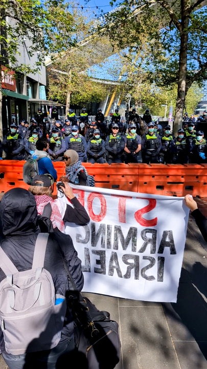 Melbourne protests fizzle on day two