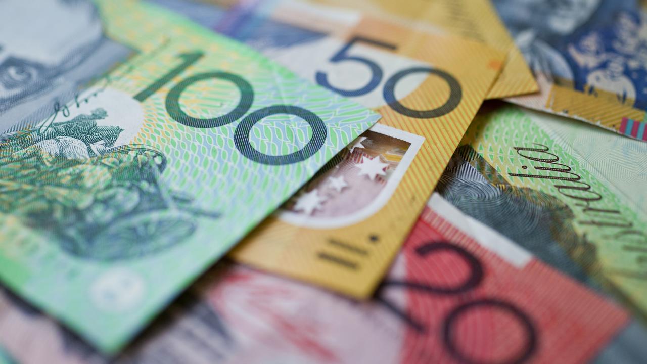 Australia's average full-time salary now above $90,000 | news.com.au — Australia's leading news