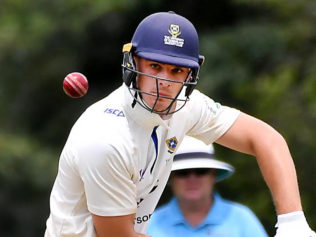 UQ batsman Angus LovellCricket action between UQ v RedlandsSaturday December 17, 2022. Picture, John Gass