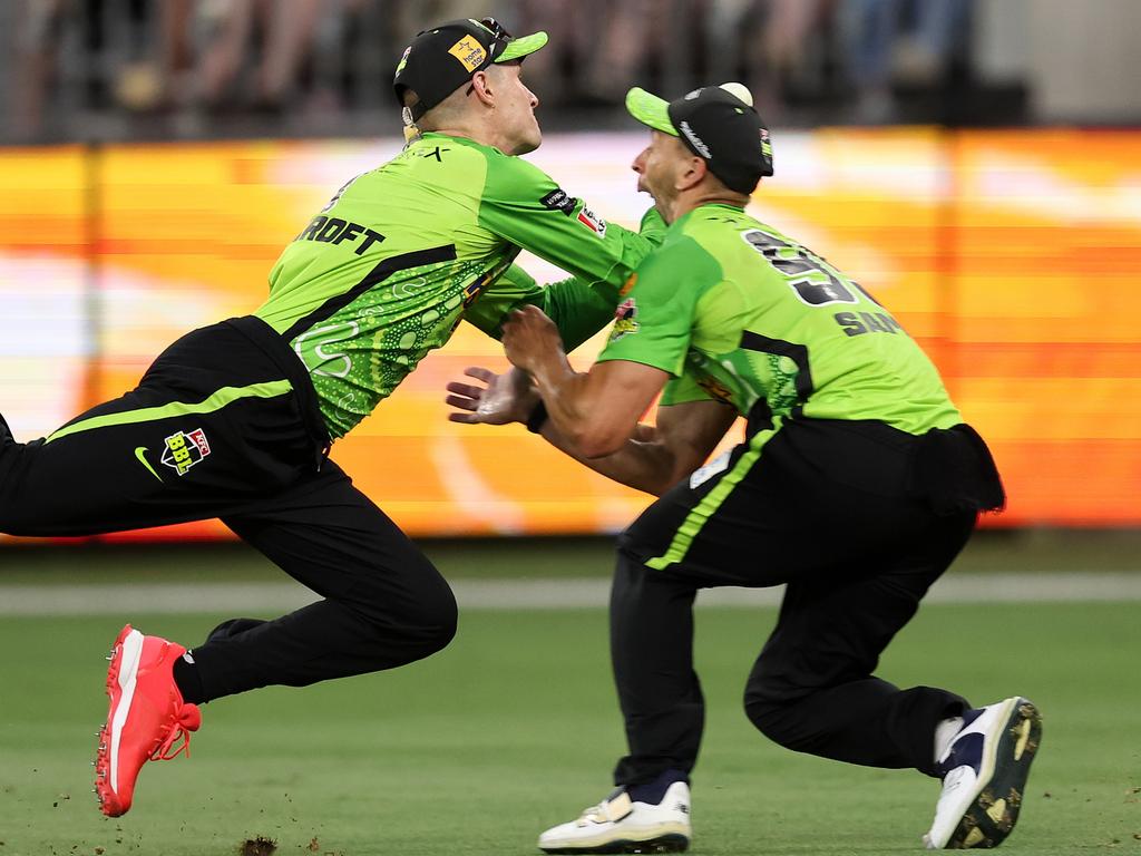 Cameron Bancroft and Daniel Sams collided while attempting to catch the ball. Picture: Getty Images