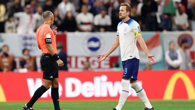 Harry Kane of England protests to Referee Wilton Sampaio. (Photo by Richard Heathcote/Getty Images)