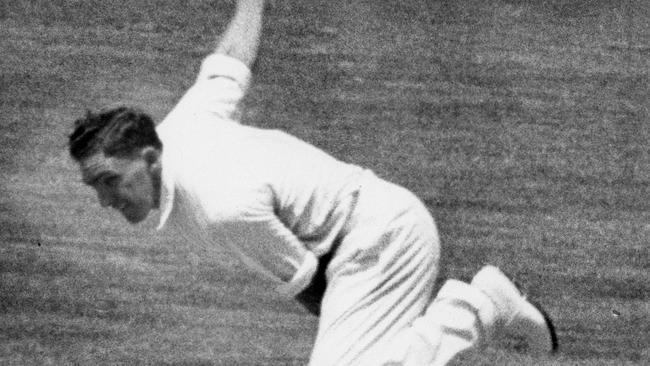 Alan Davidson captured regular wickets with his left-arm swing bowling.