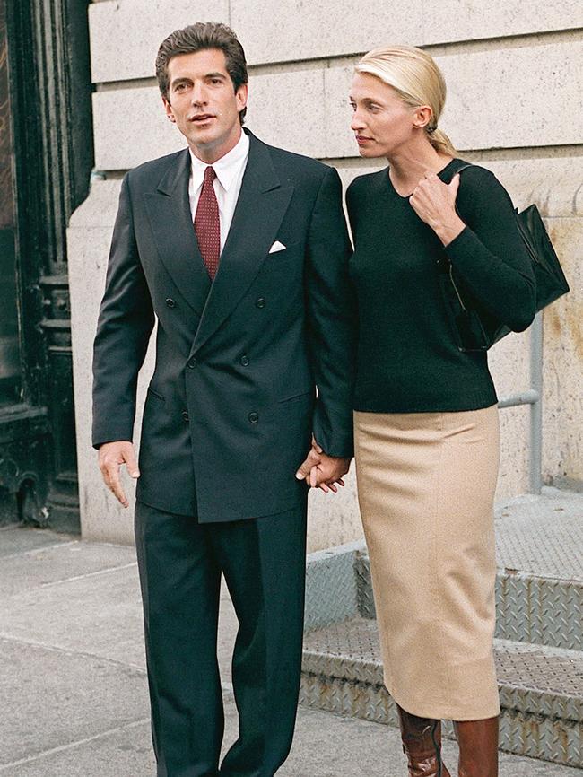 The then newlyweds face the media outside their Tribeca apartment in 1996. (Picture: Getty Images)