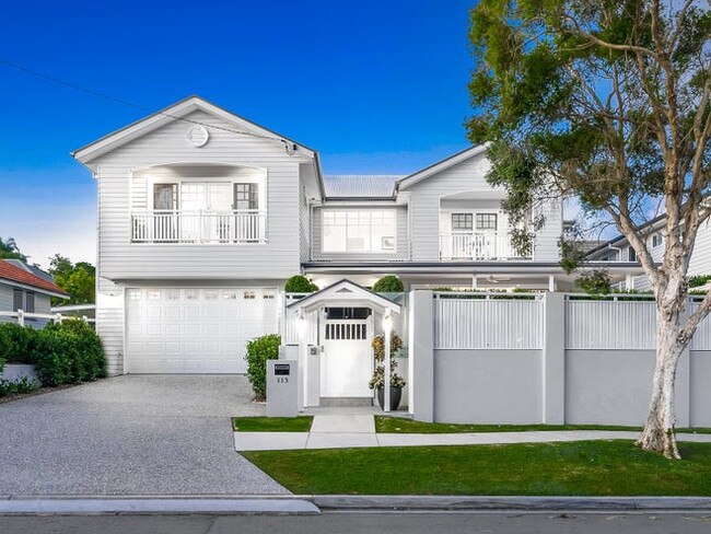 Listing photos of 113 Eton St Nundah in 2022