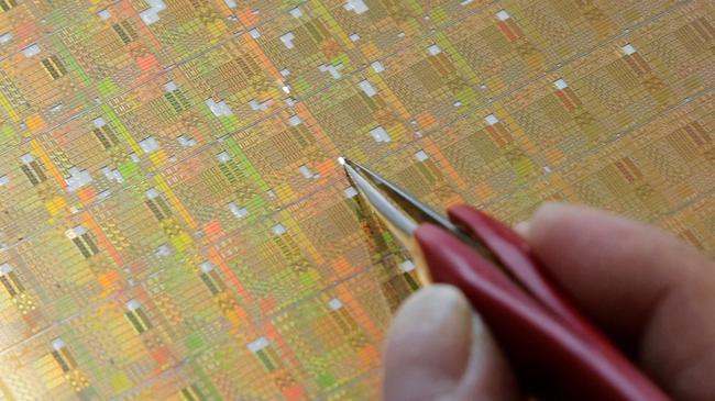 China is seeking to develop its own semiconductor industry. PHOTO: KIM KYUNG-HOON/REUTERS