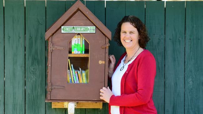 11 Amazing Harry Potter-Themed Little Free Libraries - Little Free