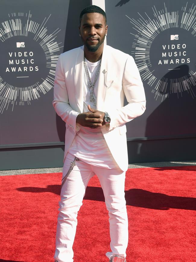 Jason Derulo attends the 2014 MTV Video Music Awards.