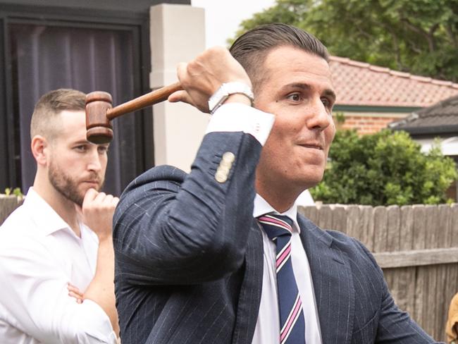 02/03/2024. The Sunday Telegraph. Property. Beverly Hills, Sydney, NSW, Australia.Pictures from the auction of 18, Ponyara Rd in Beverly Hills as auctioneer James Hurley brings down the gavel on the sale.Picture: Julian Andrews