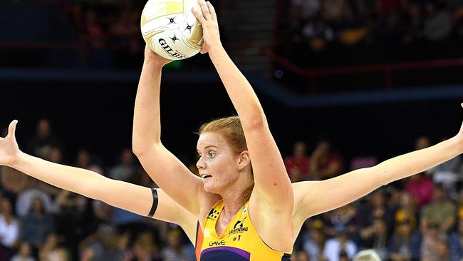 BRISBANE, AUSTRALIA — JUNE 17: Stephanie Wood of the Lightning looks to pass during the Super Netball Grand Final match between the Lightning and the Giants at the Brisbane Entertainment Centre on June 17, 2017 in Brisbane, Australia. (Photo by Bradley Kanaris/Getty Images)
