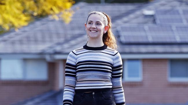 WEEKEND TELEGRAPH - 18/8/23MUST NOT PUBLISH BEFORE CLEARING WITH WEEKEND TELEGRAPHS PIC EDITOR-Alice Willsher (correct spelling) pictured at Carlingford today. Alice has bought an investment property in SA. Picture: Sam Ruttyn