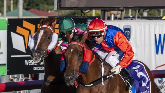 Inching Closer ridden by Jackson Morris wins race 2 at Clifford Park. Saturday. 12th Dec 2020